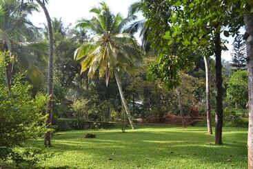 Hotel Clove Garden Kandy
