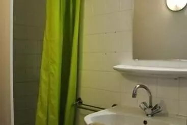 Le Relais De Port D Albret   Hostel