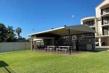 City Ville Apartments And Motel