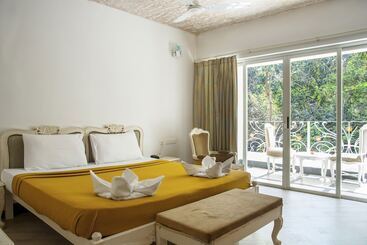 Отель Royal Emirates Resort & Spa