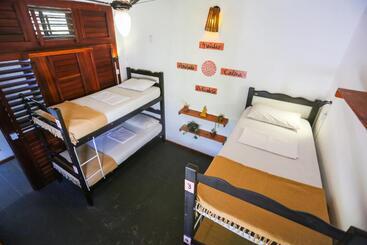 בית מלון כפרי Mandala Hostel Jeri