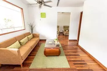 Hotel Somadevi Residence
