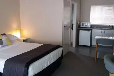 فندق على الطريق Settlers Motor Lodge