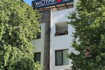 Woynpoint Hotel & Cafe