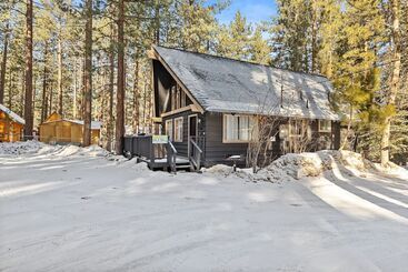 קוטג'' Backway Hideaway Close To The Village!