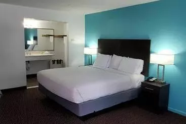 Hotelli Travelodge By Wyndham Livonia Canton Novi Detroit Area