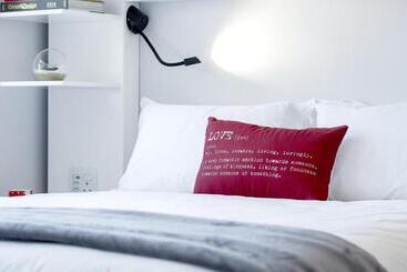 Апартаменты 106 On Adderley Accommodation