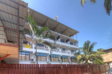 Hotelli Pleasure Inn Near Turtle Beach Morjim