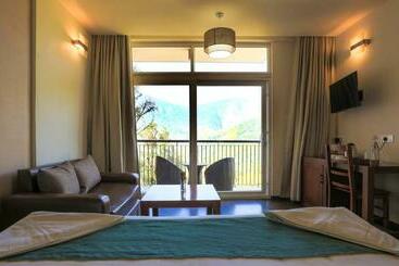 Shola Crown Resort, Munnar