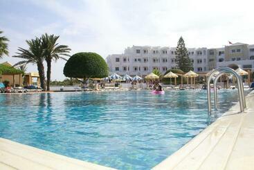 Hotel Thapsus Beach Resort