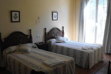 بنسيون Hostal Nicol's