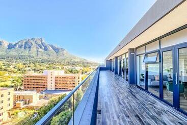 Aparthotel #001 Newlands Peak Elegance