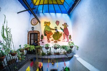 هتل Gente De Más Hostel