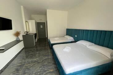 هتل Leodori 3 Suites