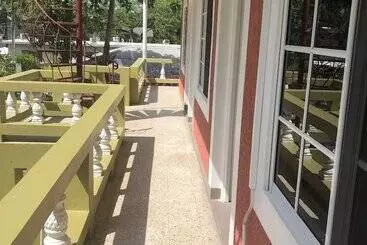 پانسیون Negril Beachside