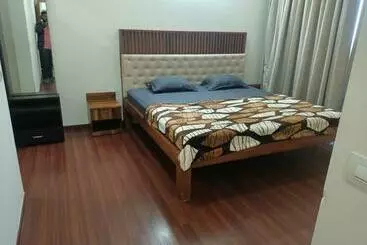Bed and Breakfast Royal Suites   3 Bhk   Neo