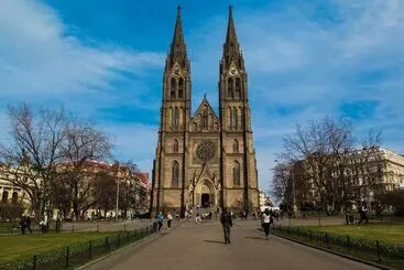 Helen Hostel U Náměstí Míru