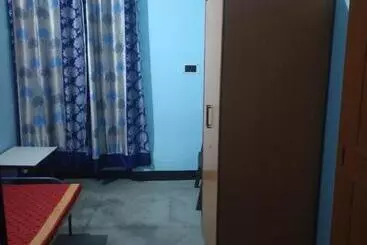 Majatalo Pratima Boys Pg