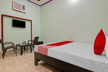 Hotel Oyo Flagship 80796 Bansi  Party Hall