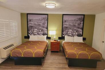 호텔 Super 8 By Wyndham El Centro North