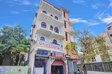 ホテル Spot On 81101 Baba Guest House