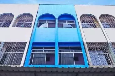 ホテル Spot On 92389 Fendi Homestay Syariah