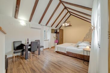 膳宿费 Guesthouse Imperator