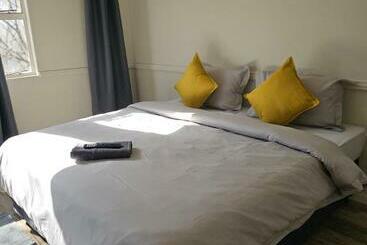 Kapselihotelli Legends Lodge