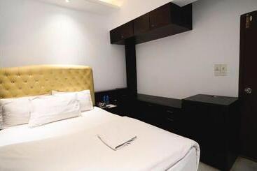 Xpressmall Hotel Near Dhaka Airport