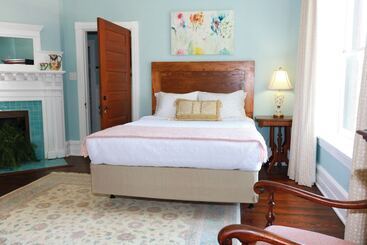 فندق Summit Street Inns