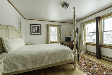 민박 Maison Sherman S House