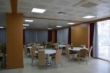 ホテル Quars Garden