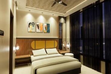 Hotel Shakuntla Palace