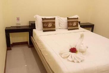 هاستل ไลอ้อน โฮเทล