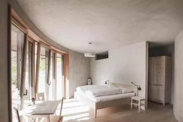 ホテル Einäugl   Briol