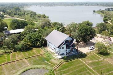 Hotel Relax Lake View Resort