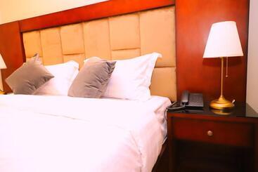 Aparthotel فندق الأفنيوز بالرس