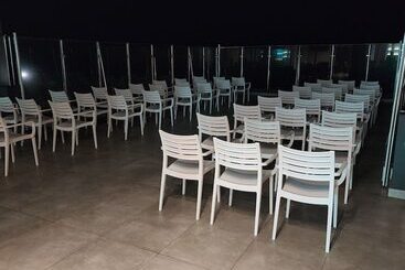 12 Oceans Hotel And Conference Centre