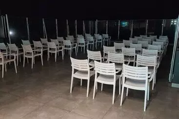 12 Oceans Hotel And Conference Centre