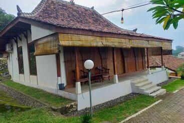 Otel Joglo Kumpul Resort