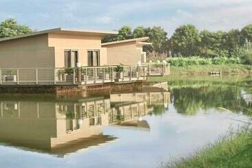 Life At Repose Lake Villas Resort & Club