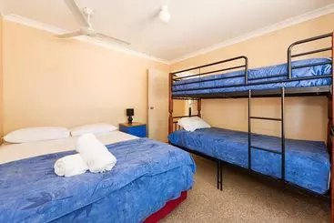 فندق Dunsborough Rail Carriages & Farm Cottages