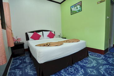 Отель Hussin House