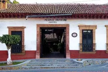 هتل Meson De San Antonio