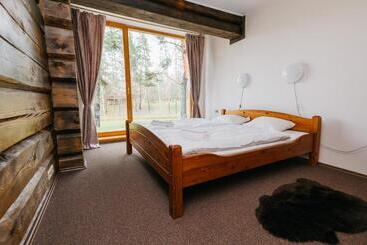 בית מלון כפרי Atpūtas Komplekss Lācītes