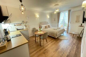 پانسیون Apartment 42   City Center