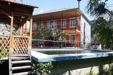 Pension Megobroba Inn