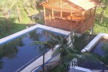 پانسیون Megobroba Inn