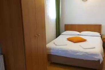 ペンション Rapsodia Muntilor