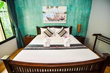 هتل Cocoville Phuket Sha Plus